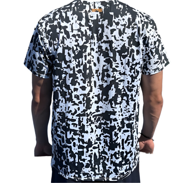 Camisa Eme Cuello Redondo Blanca con Manchas Negras